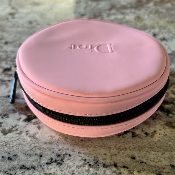 Dior round pink makeup bag - Picture 6 of 13